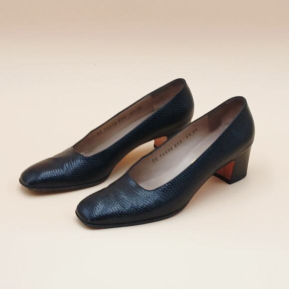 Salvatore Ferragamo Snake Embossed Low Heel Almond Toe Black Pumps Size 6.5 AA - Picture 3 of 9